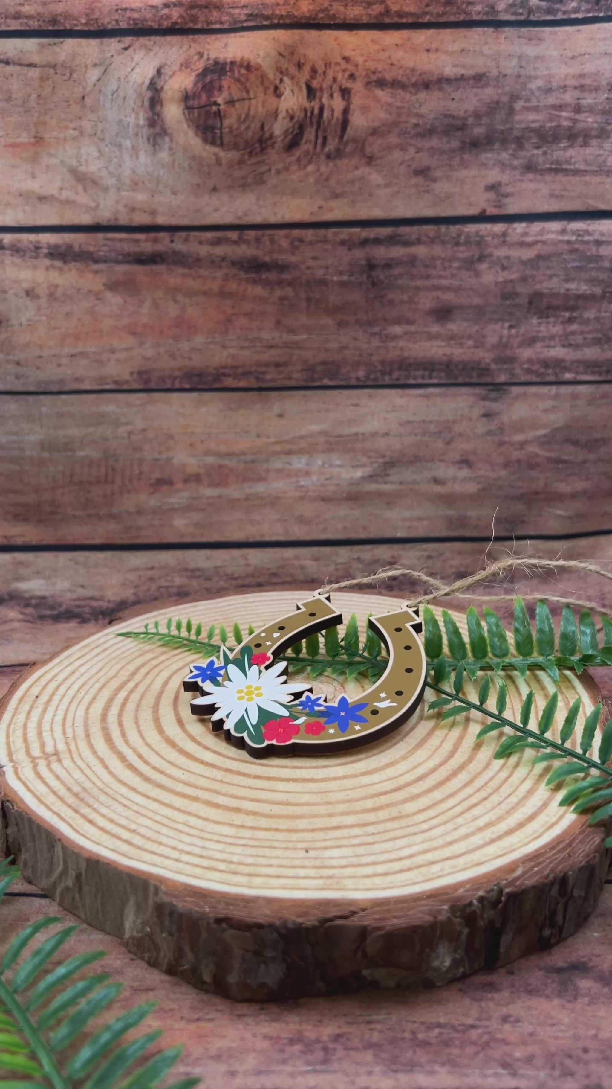video of edelweiss horseshoe wooden decoration swiss souvenir