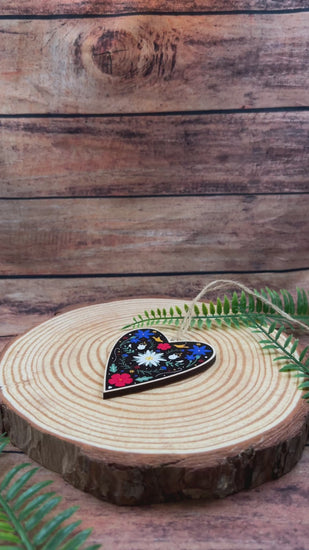 video of Swiss Edelweiss Alpine Heart Decoration